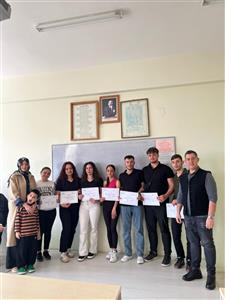 İş Kulübü Eğitimlerini Başarıyla Tamamlayan Öğrencilerimiz Sertifikalarını Aldı