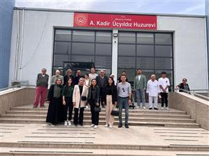 Meslek Yüksekokulu Öğrencilerimizden Huzur Evi’ne Anlamlı Ziyaret