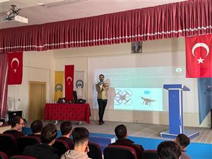 İnsansız Hava Araçları İHA ve Dron Teknolojisi Konulu Konferans Düzenlendi