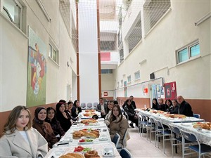 Büro Hizmetleri ve Sekreterlik Bölümü Öğrencileri ve Akademisyenleri Gelin Tanış Olalım Kahvaltısında Buluştu