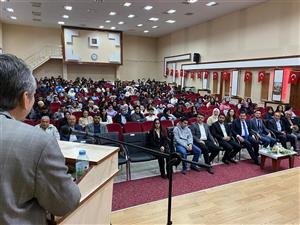 Ortaköy MYO ve Ortaköy Belediyesi işbirliğinde Yunus Emre Kongre Merkezi'nde Gökalp'i Anmak ve Anlamak Konulu bir konferans gerçekleşitirildi