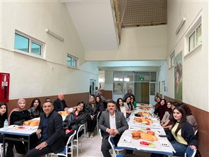 Büro Hizmetleri ve Sekreterlik Bölümü Öğrencileri ve Akademisyenleri Gelin Tanış Olalım Kahvaltısında Buluştu