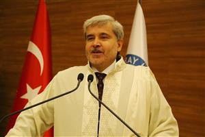 Başarılı Çalışmalara İmza Atarak Unvanda Yükselen Akademisyenlerimiz Törenle Cübbelerini Giydi
