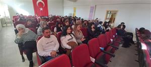 Ortaköy Özel Bilim Dershanesi Müdürü Sayın Recep AKSOY, öğrencilerimize KPSS ve DGS Hazırlık ve Kariyer Planlaması Konulu Sunum Gerçekleştirildi