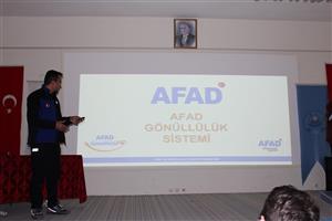 Meslek Yüksekokulumuzda Aksaray AFAD İl Müdürlüğü Eğitmenleri Afetle Mücadele konulu bir eğitim konferansı ve Yangın temalı bir tatbikat gerçekleştirdi