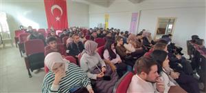 Ortaköy Özel Bilim Dershanesi Müdürü Sayın Recep AKSOY, öğrencilerimize KPSS ve DGS Hazırlık ve Kariyer Planlaması Konulu Sunum Gerçekleştirildi