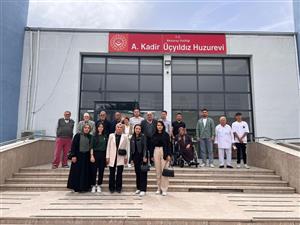 Meslek Yüksekokulu Öğrencilerimizden Huzur Evi’ne Anlamlı Ziyaret