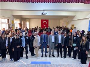 Prof. Dr. Süleyman Doğan Özgüven Eksikliğini ve Sınav Korkularını Aşma Konulu Konferansı Gerçekleştirdi